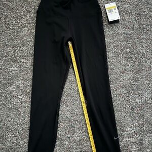 Nike Womens NWT Classic Black Leggings